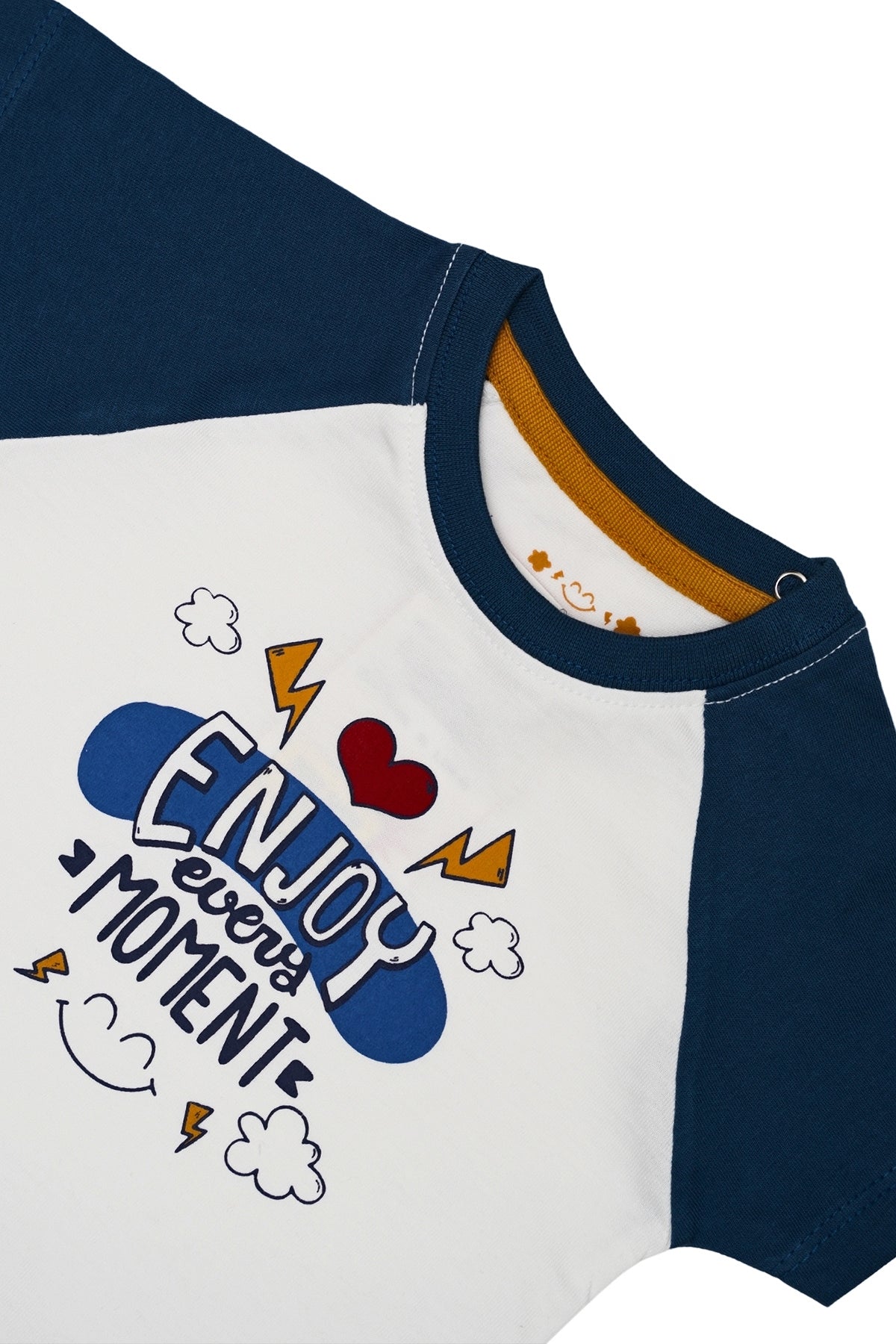 Graphic T-Shirt With Raglan Sleeves (IBKW-215)