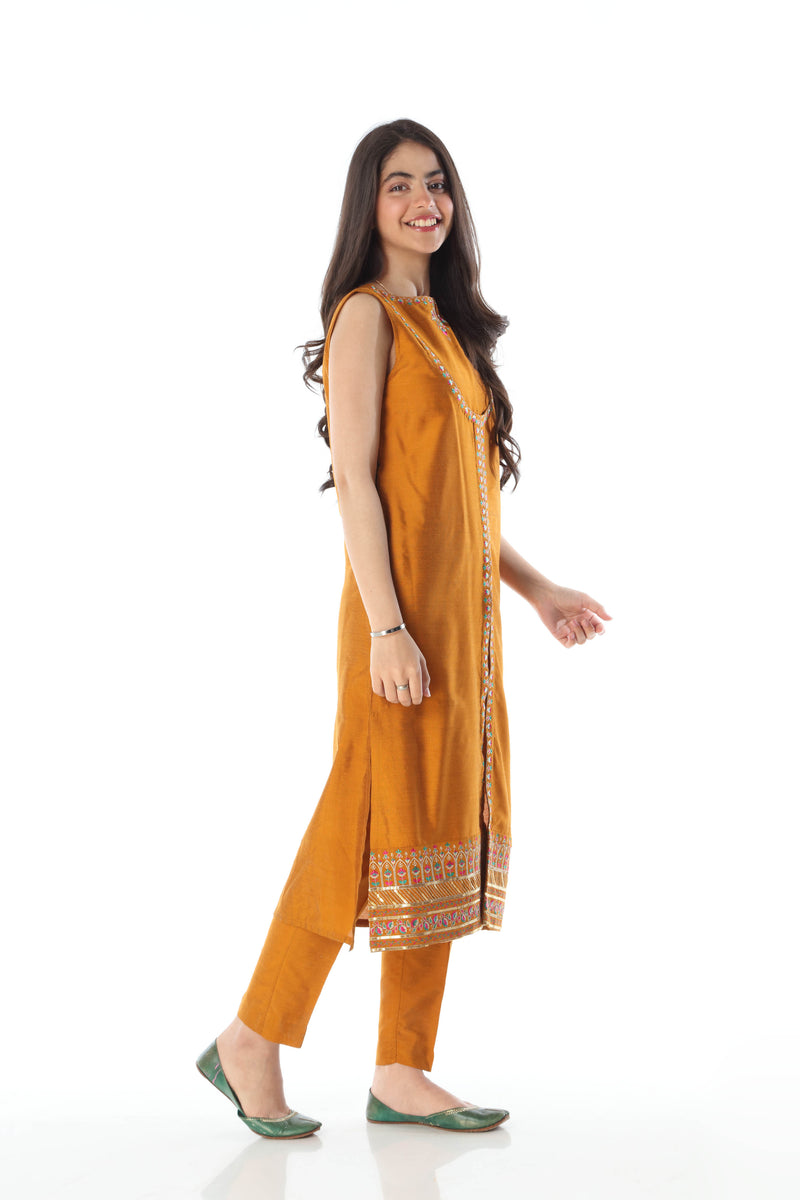 Embellished Kameez With Separate Sleeves & Trousers (GPW-S1006)